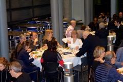 Tout le monde mange